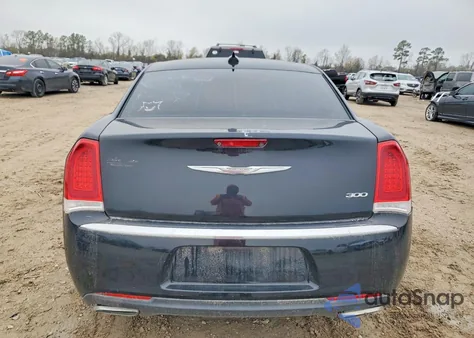 2018 Chrysler 300 Limited z USA, uszkodzony, nr VIN 2C3CCAEG9JH136869